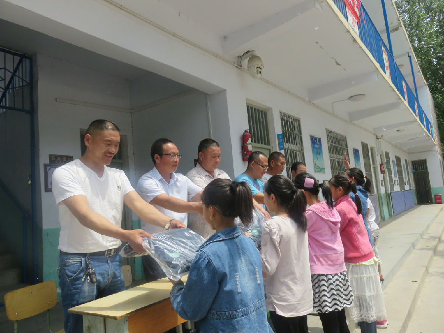 前王小学校服捐赠 2016.5.6 附件1.jpg